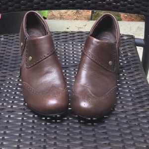 NEW Born booties, real leather, side zip detail